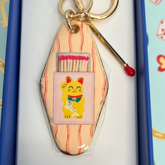🐱🔹️Piper K🔹️ Matchbox with Maneki Neko Lucky Fortune Cat Keychain Bag Charm - Picture 2 of 5